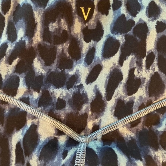 Victoria’s Secret Sport Leggings Lace Up Mesh Leg Blue Green Leopard Size 6 - Picture 6 of 7